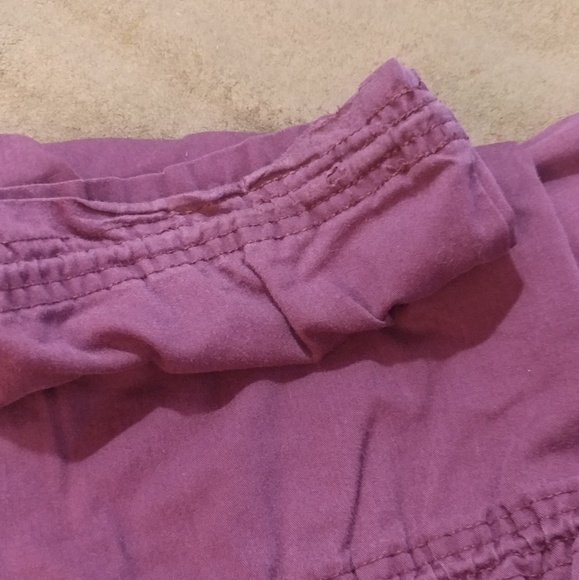 Koi XS scrub pants in plum purple - Picture 3 of 4